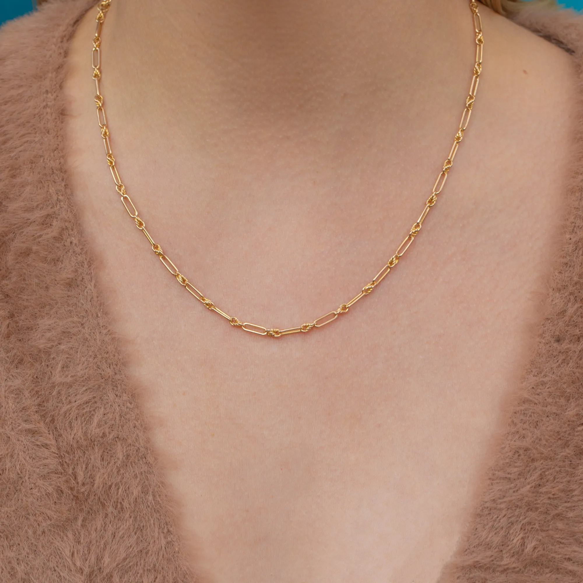 18" Buttery Antique 15ct Gold 'Lovers Knot' Chain