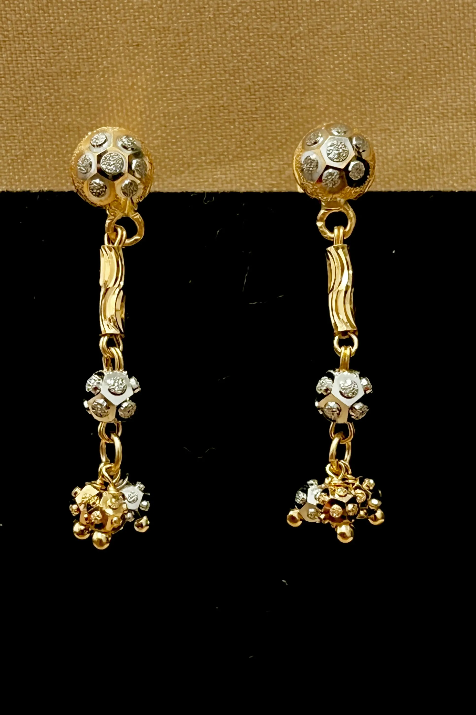 22KT Gold Designer Chain and Earrings Set with Silver Beads (D131)