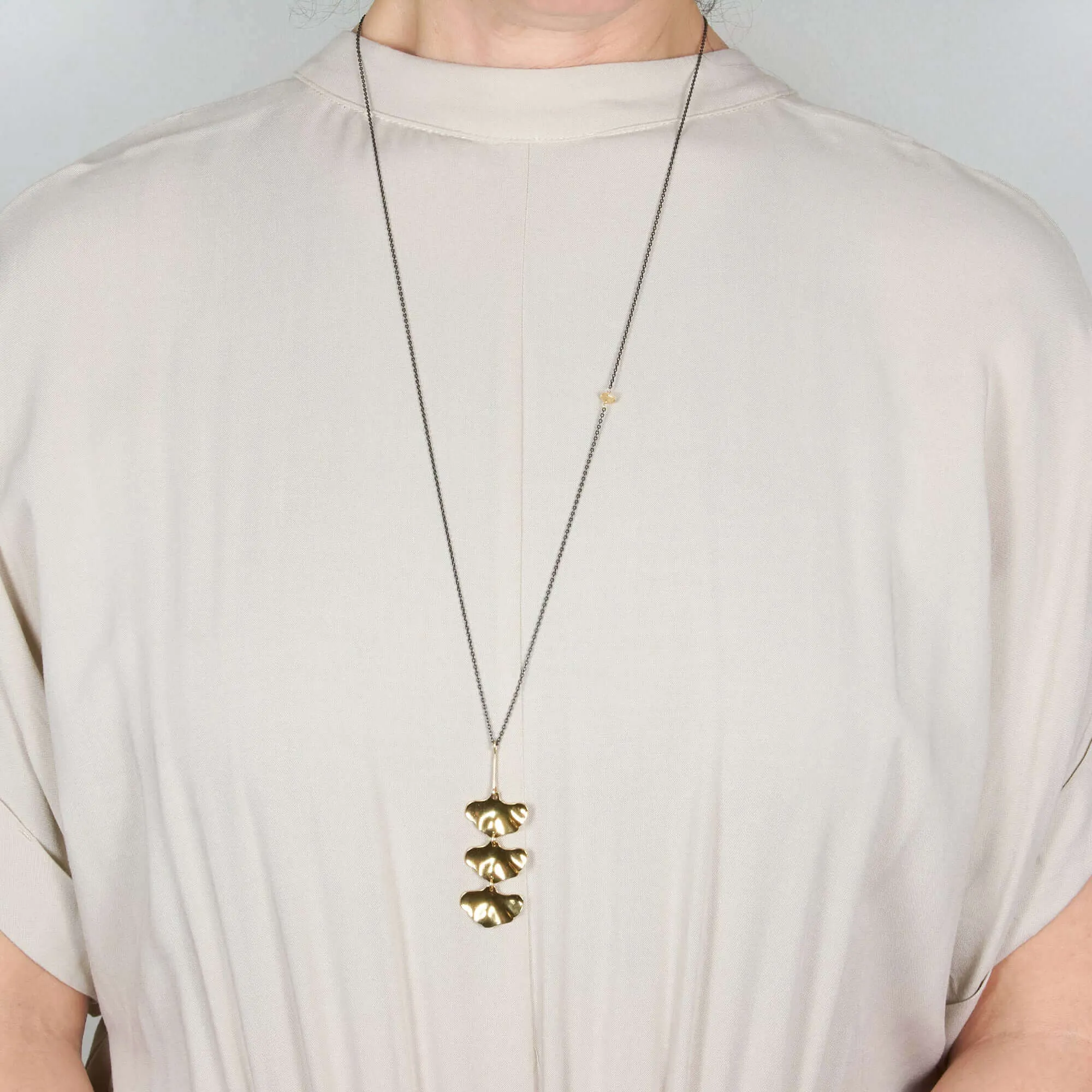 ADELE LEAF PENDANT NECKLACE