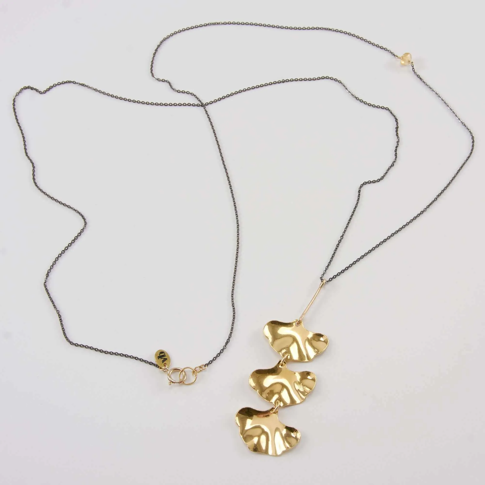 ADELE LEAF PENDANT NECKLACE