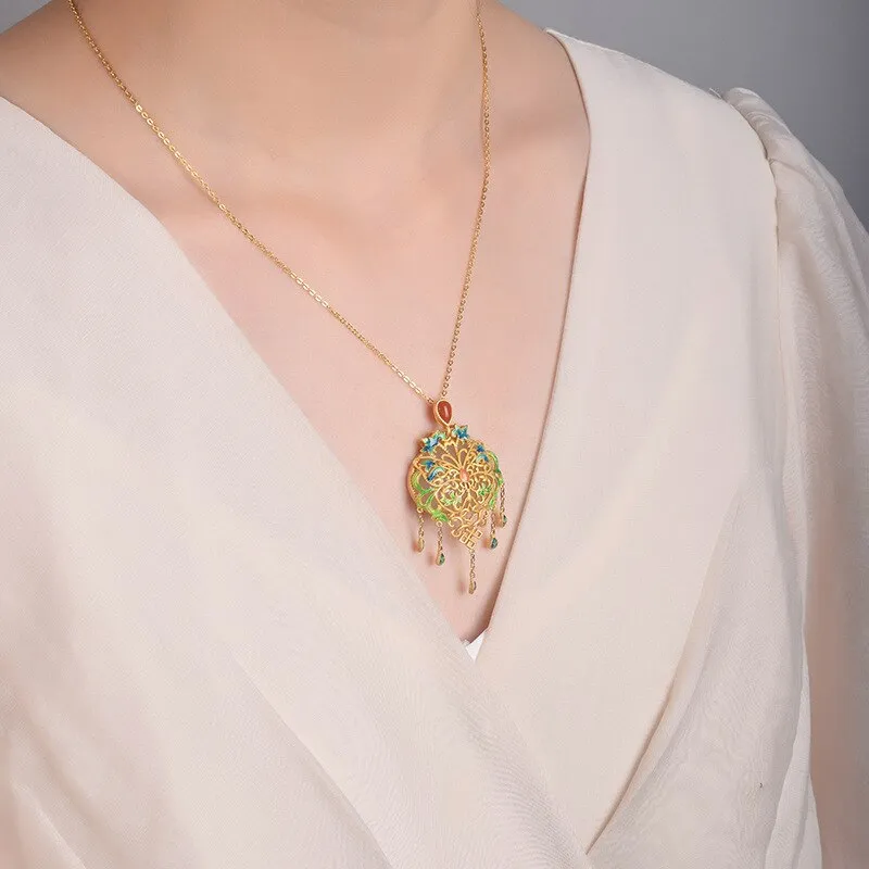 Ancient gold craftsmanship natural chalcedony butterfly tassel necklace