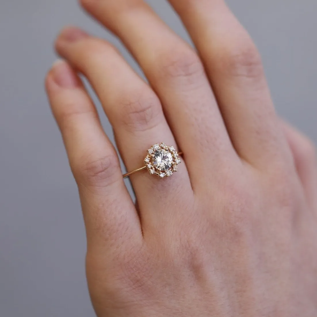 Annalise II | sapphire & diamonds