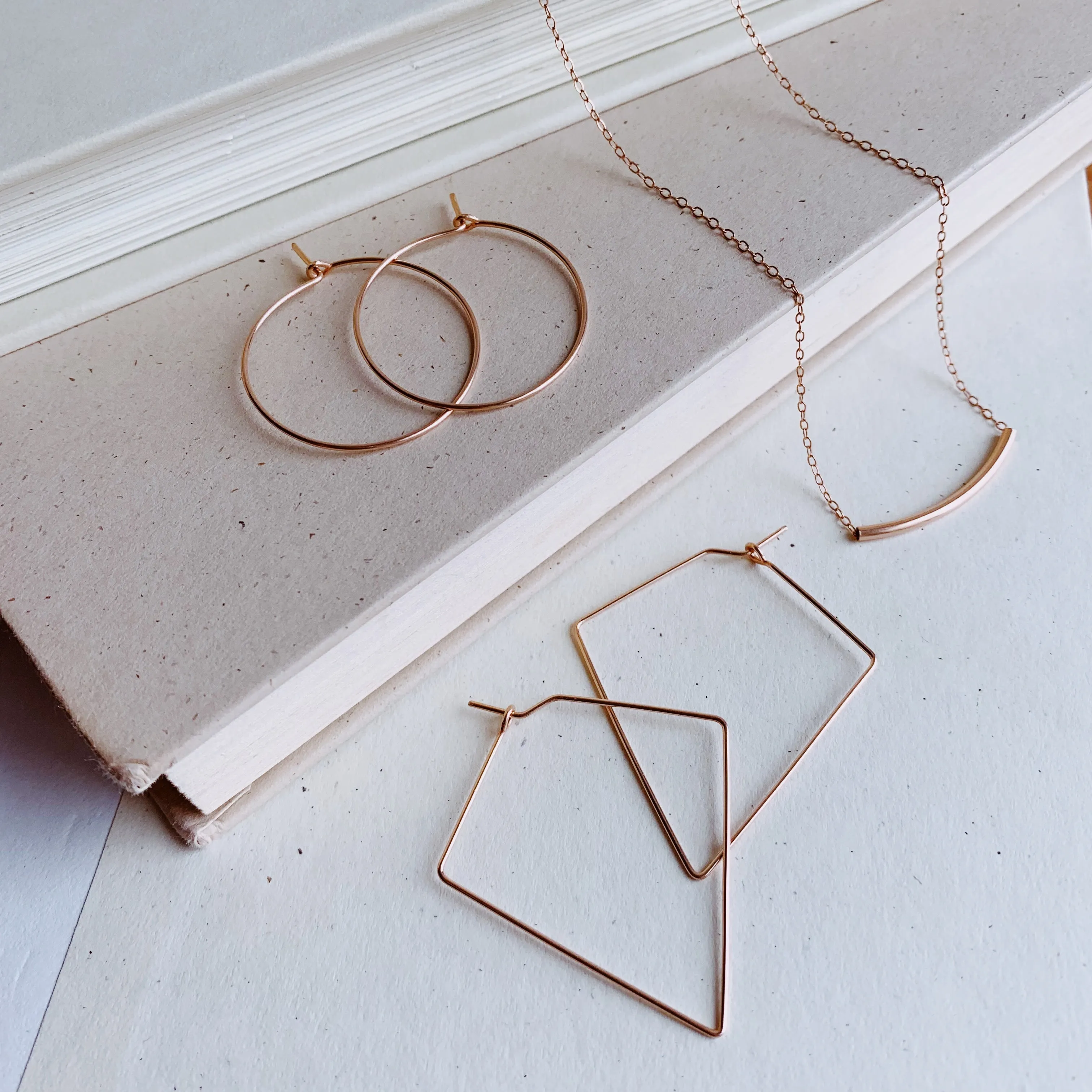 Arc Necklace