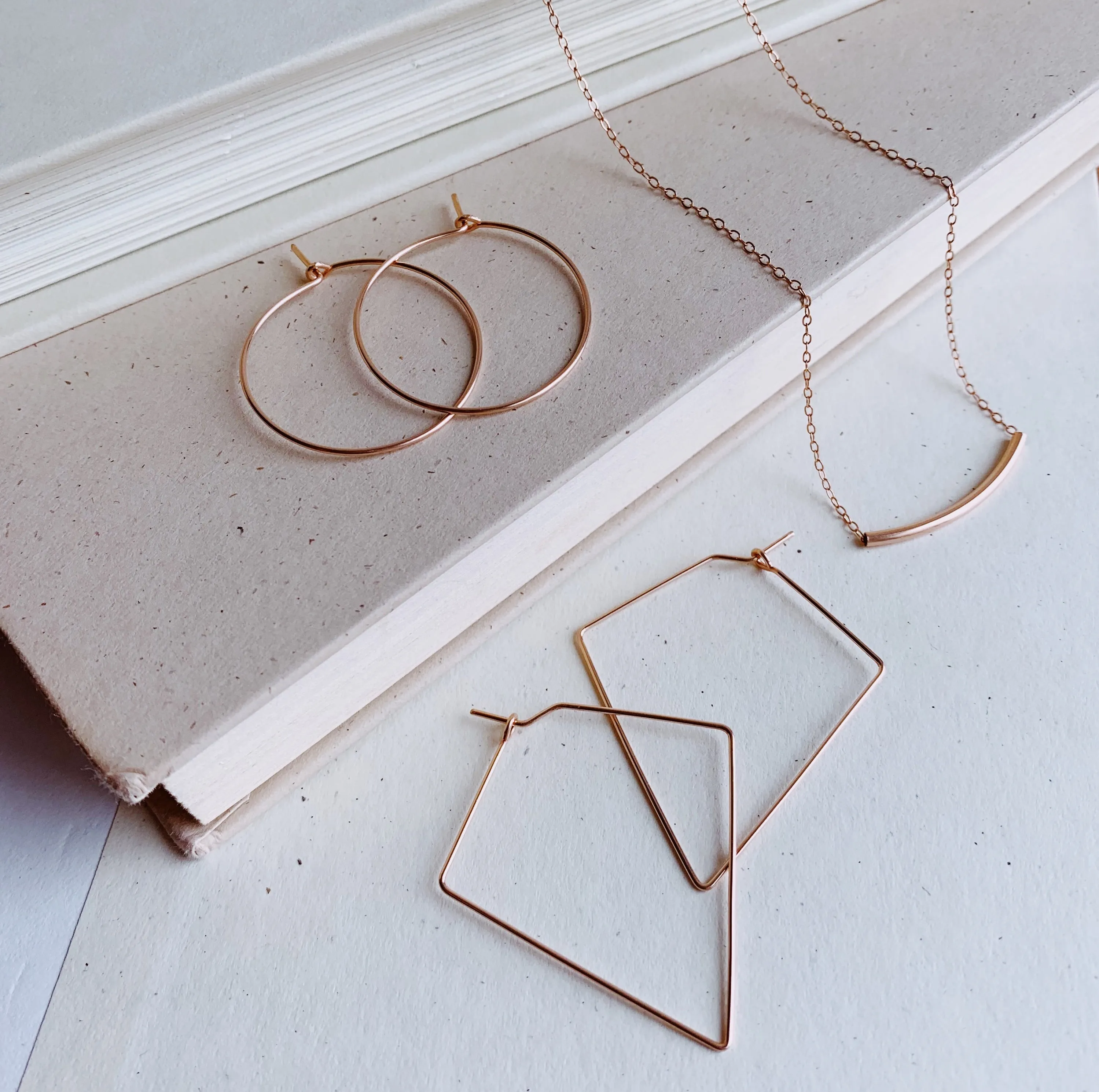 Arc Necklace