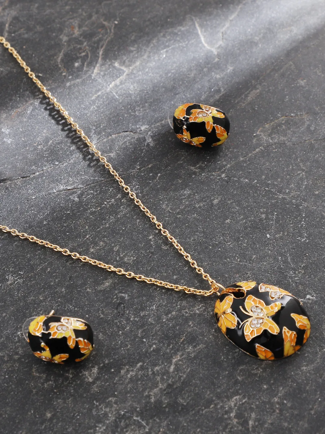 Artistic Small Pendant & Earring Set – Fashionable Chain Accessory for Ladies