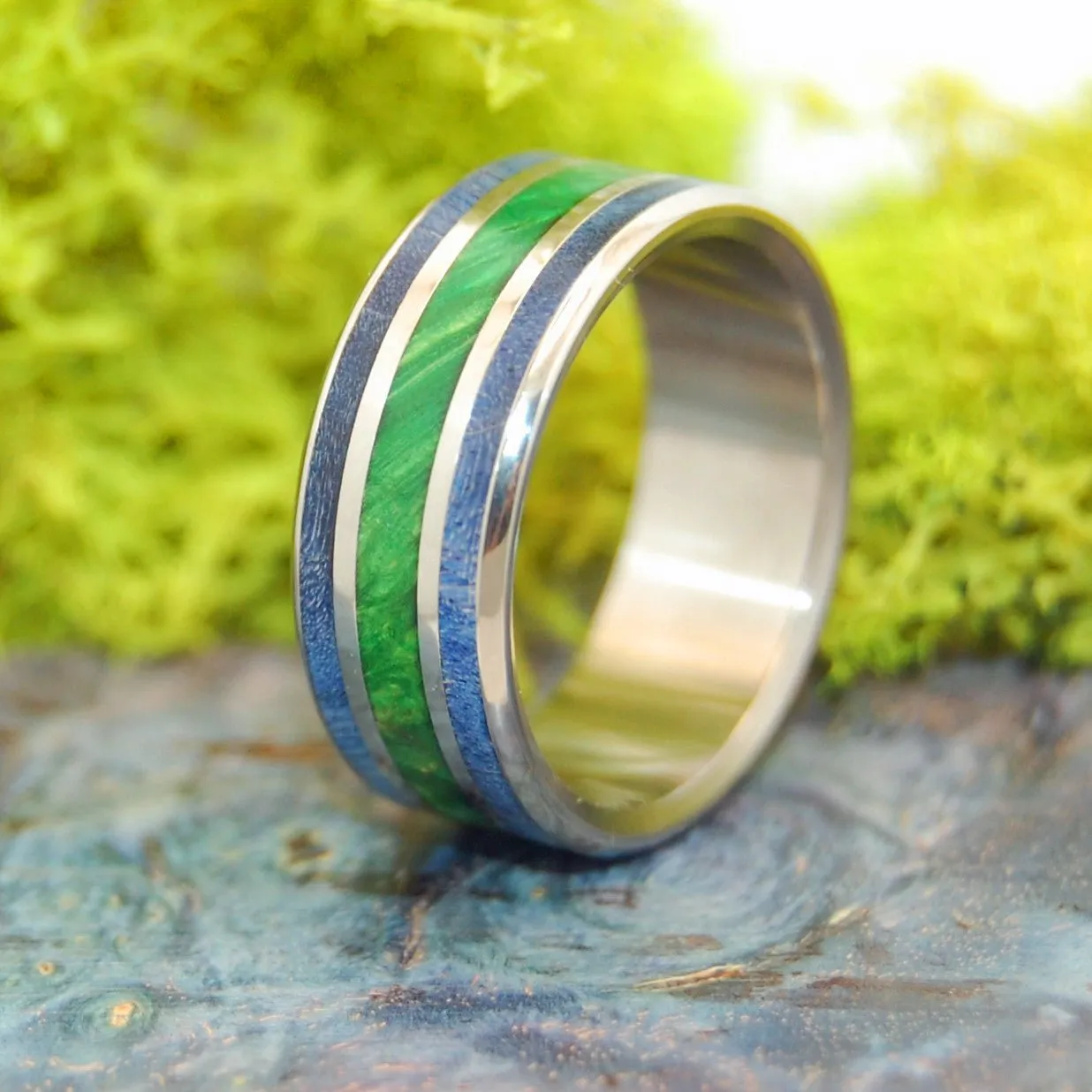 Between Oceans | Men's Blue Box Elder Wood & Titanium Wedding Ring