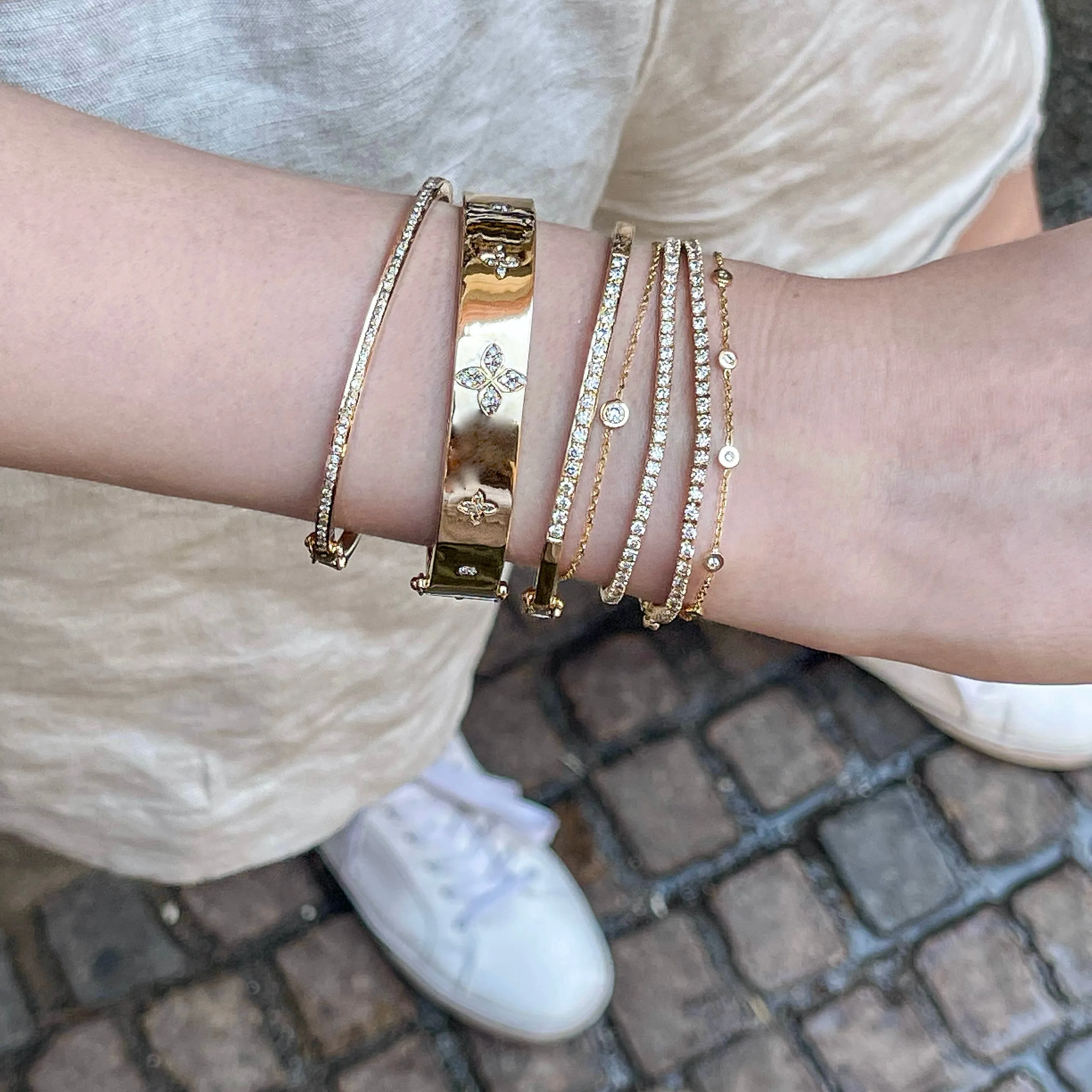 DIAMONDS, 1/1-Line Classic Bangle, gold/white