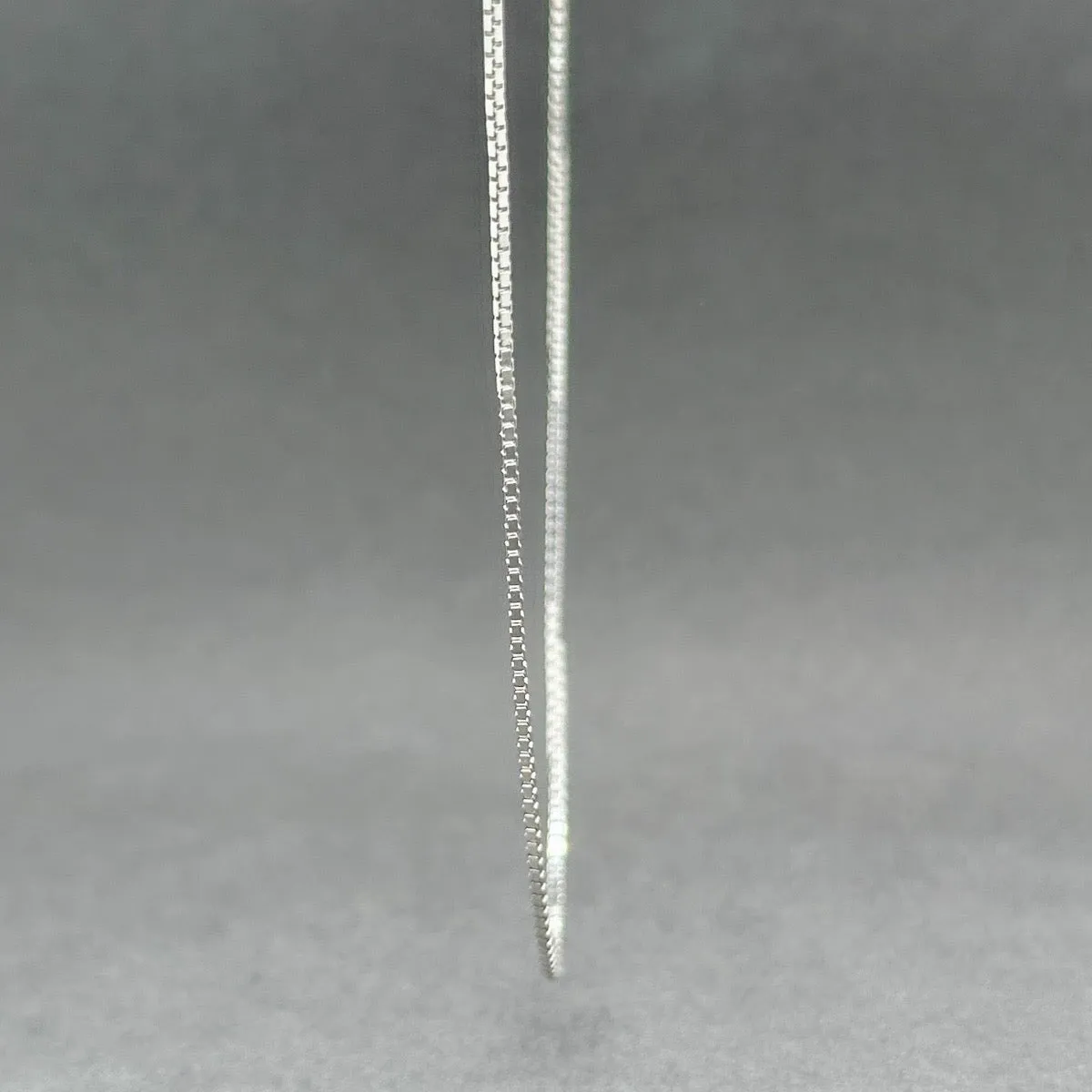 Estate 14K W Gold 0.87mm 18” Box Chain