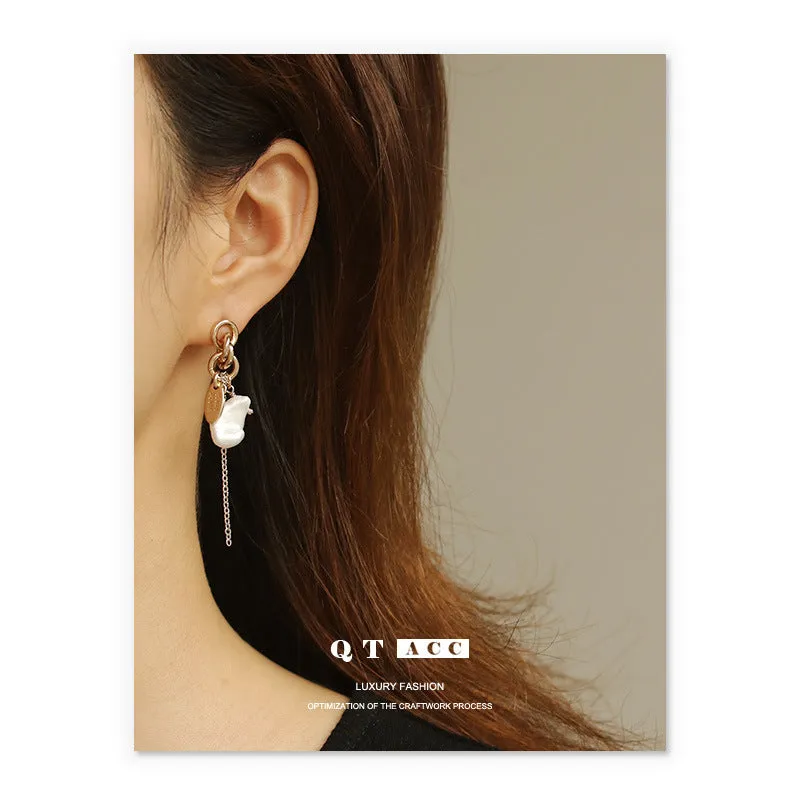Fashionable Asymmetric Design Earrings Women 'S Natural Pearl Brass