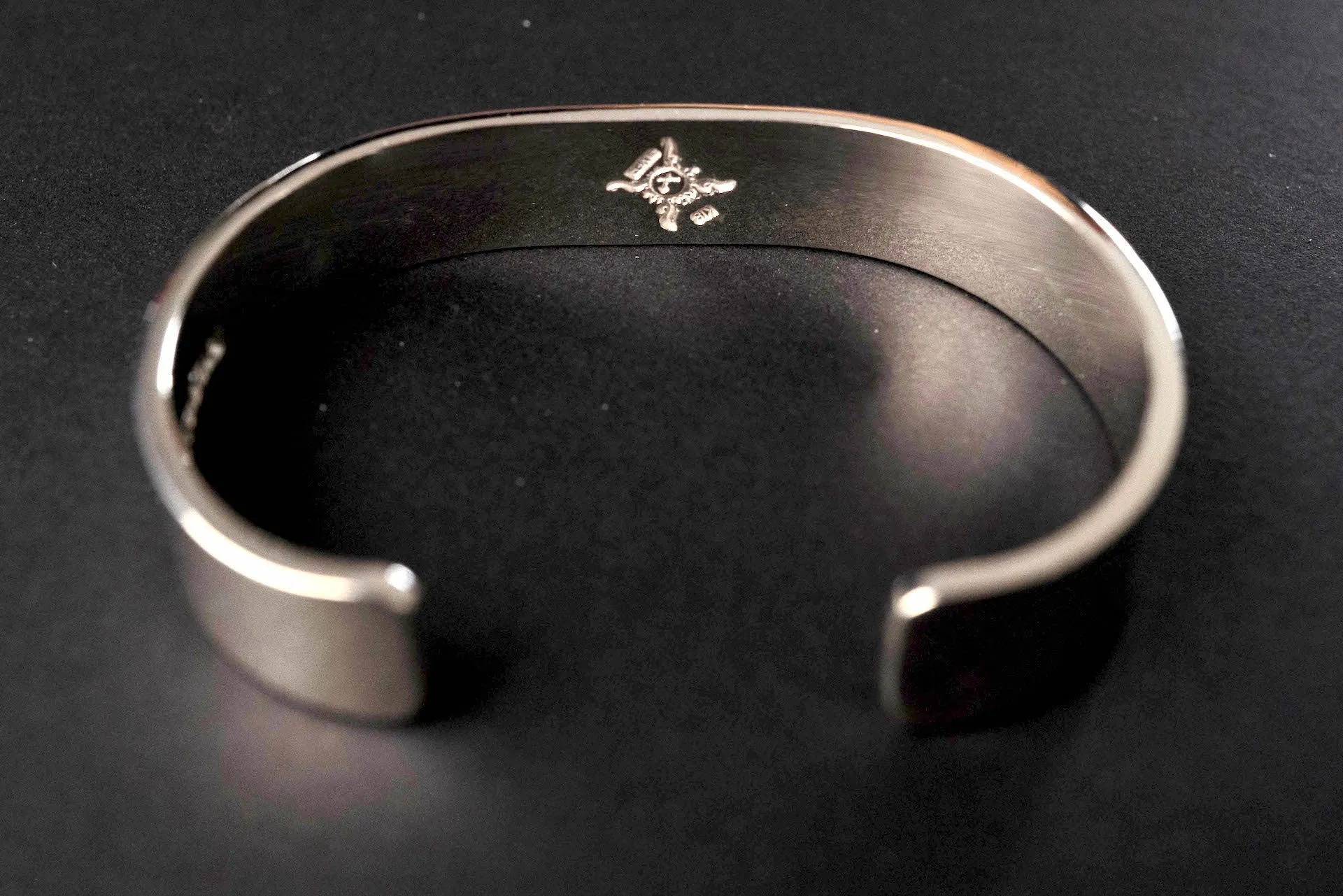 First Arrow's 12mm 'Classic' Bangle With 18K Sunburst Emblem (BR-001)