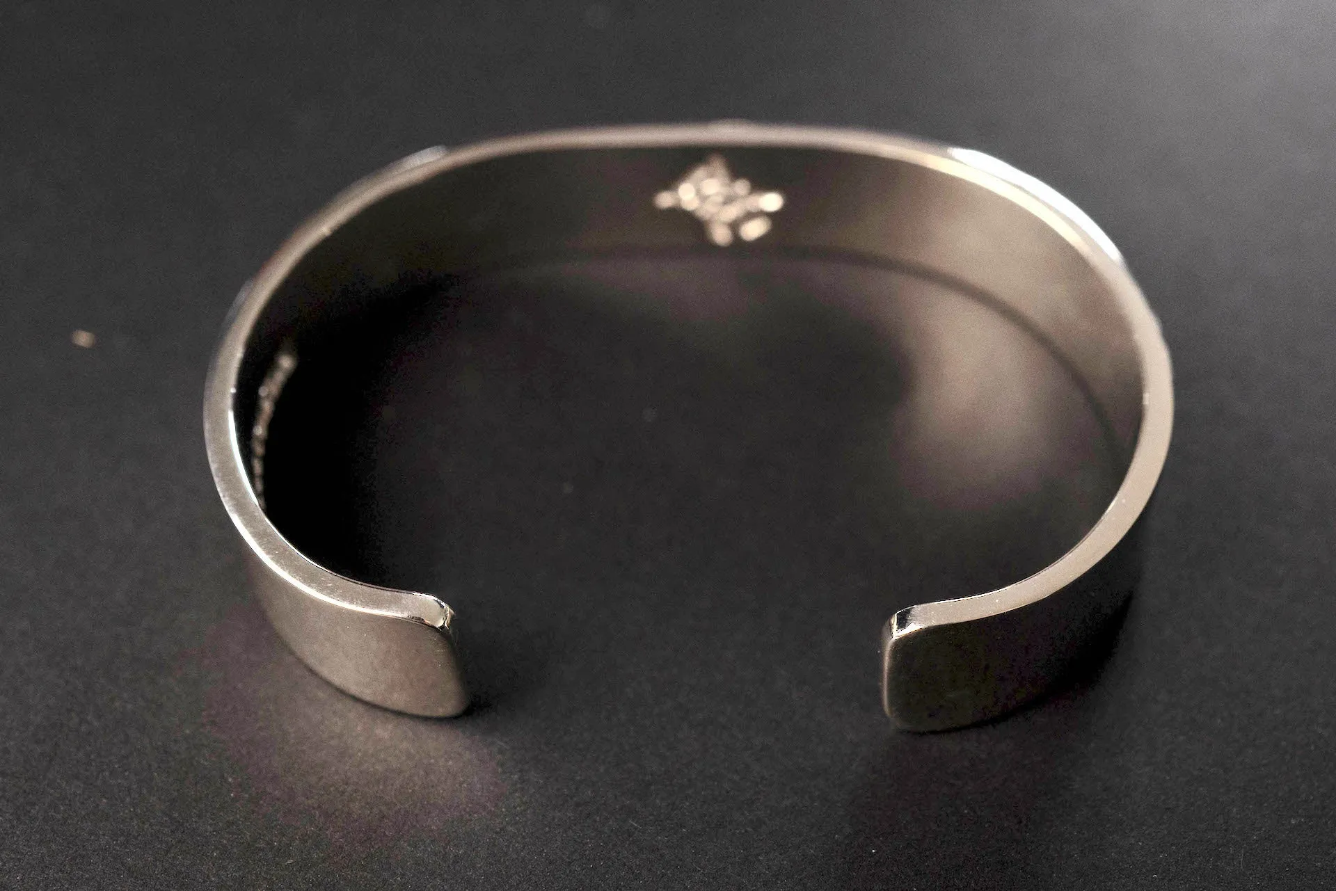 First Arrow's 12mm 'Classic' Bangle With 18K Sunburst Emblem (BR-001)