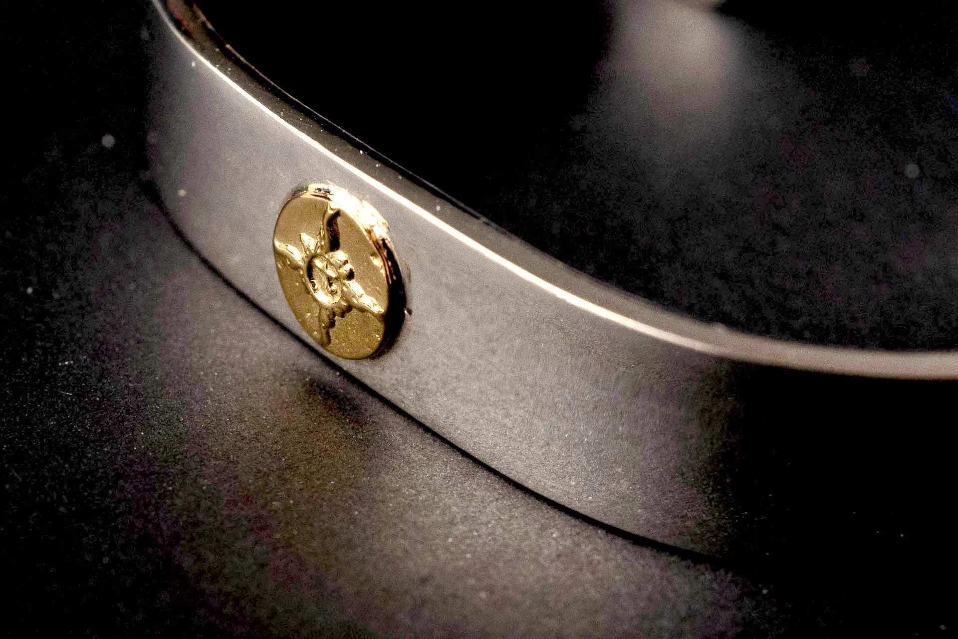 First Arrow's 12mm 'Classic' Bangle With 18K Sunburst Emblem (BR-001)