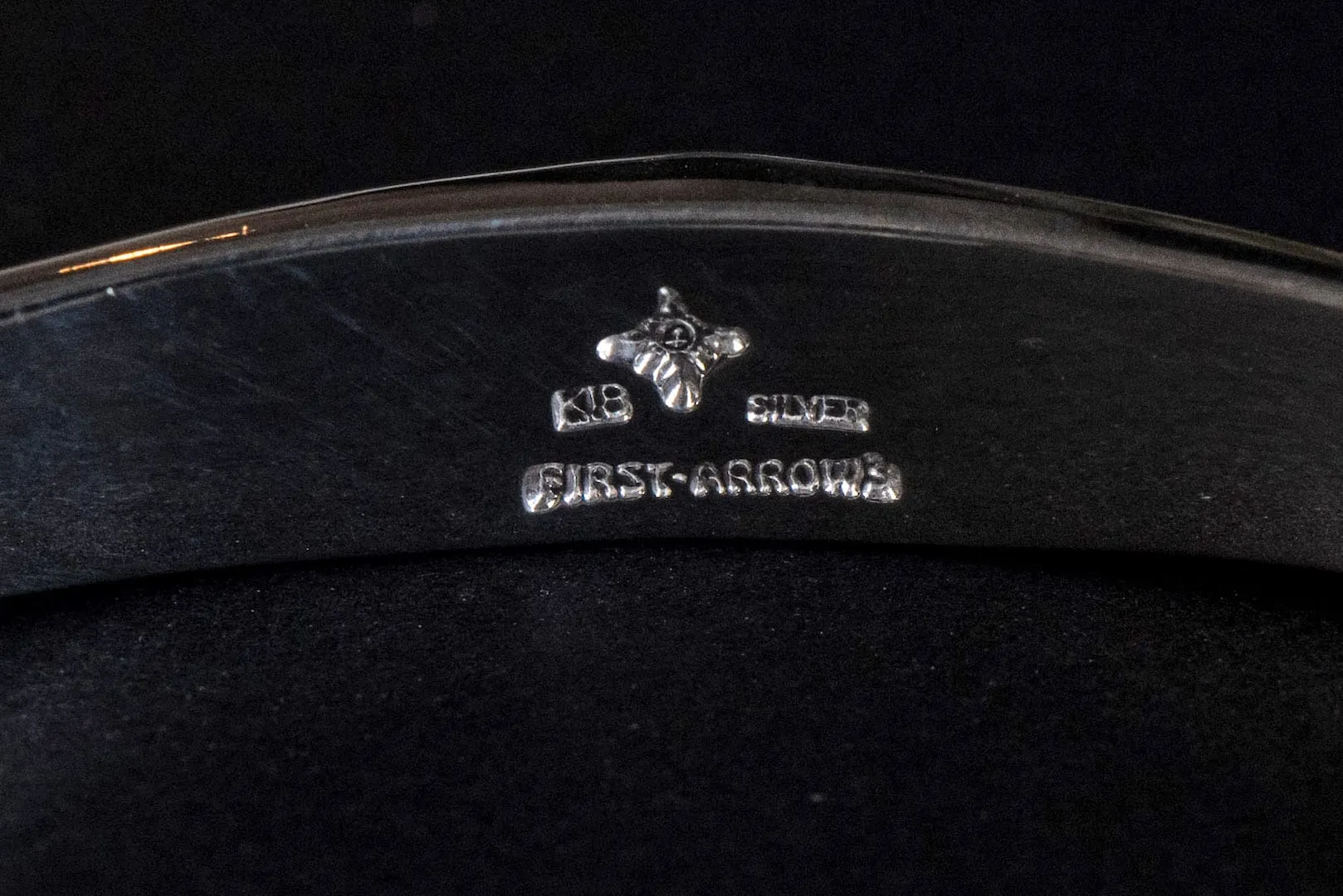 First Arrow's 18K "Sunburst" New Standard Oval Bangle (BR-210)