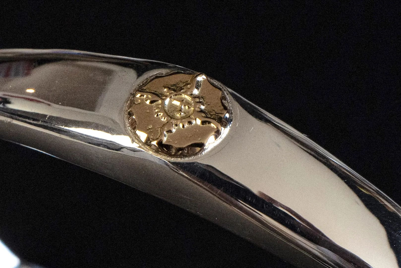 First Arrow's 18K "Sunburst" New Standard Oval Bangle (BR-210)