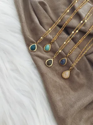 IRIS NECKLACE