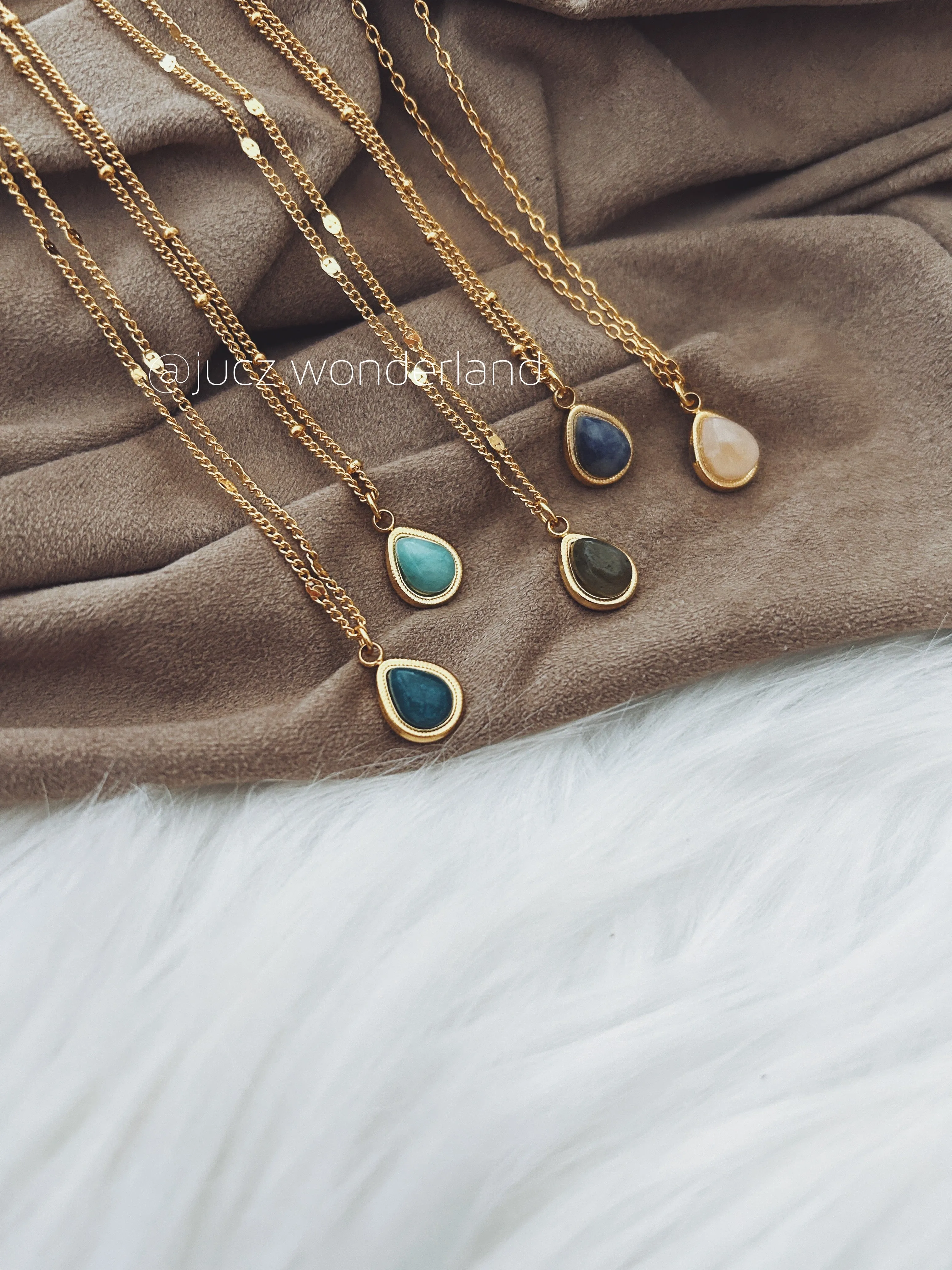 IRIS NECKLACE