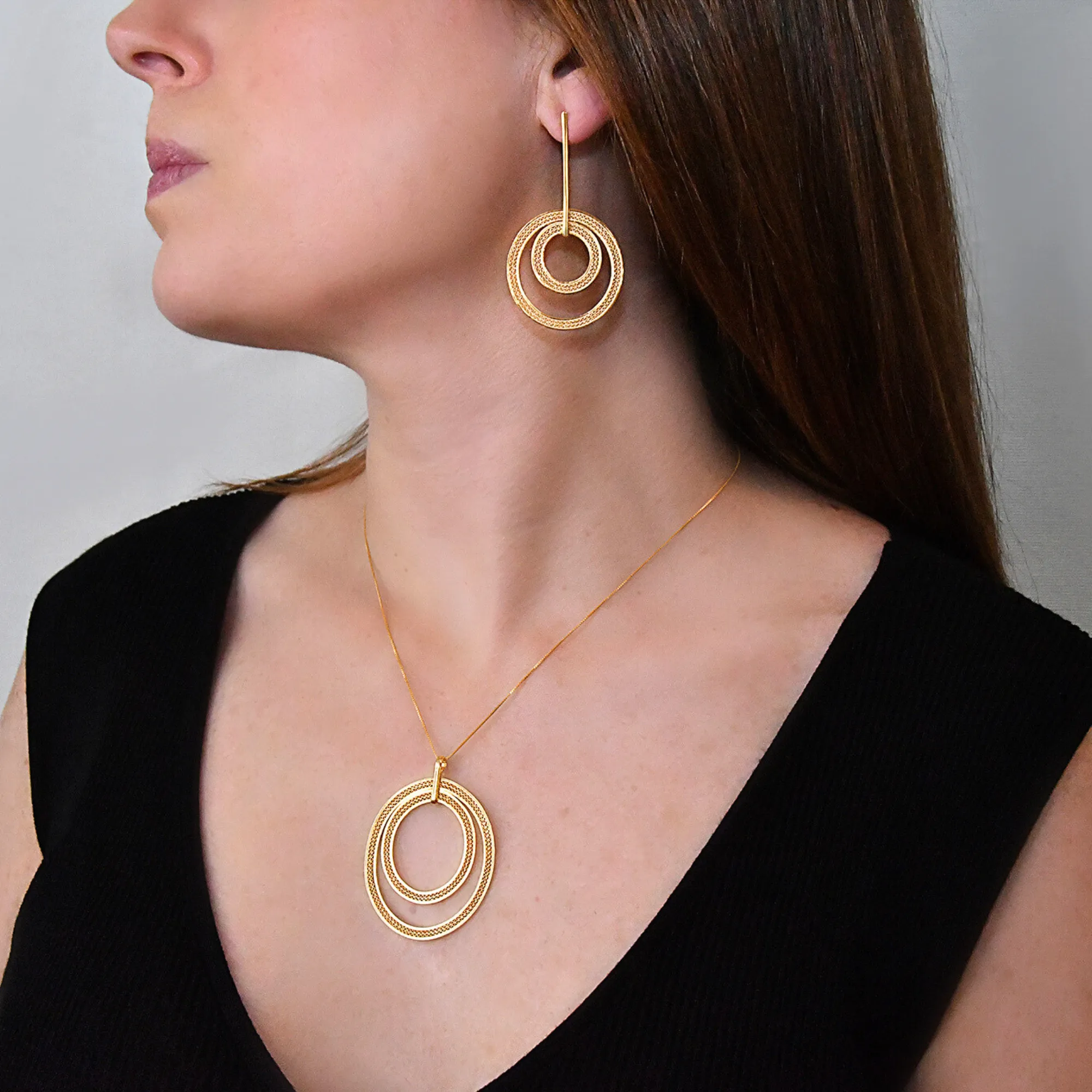 JULIA GOLD LARGE PENDANT NECKLACE FILIGREE