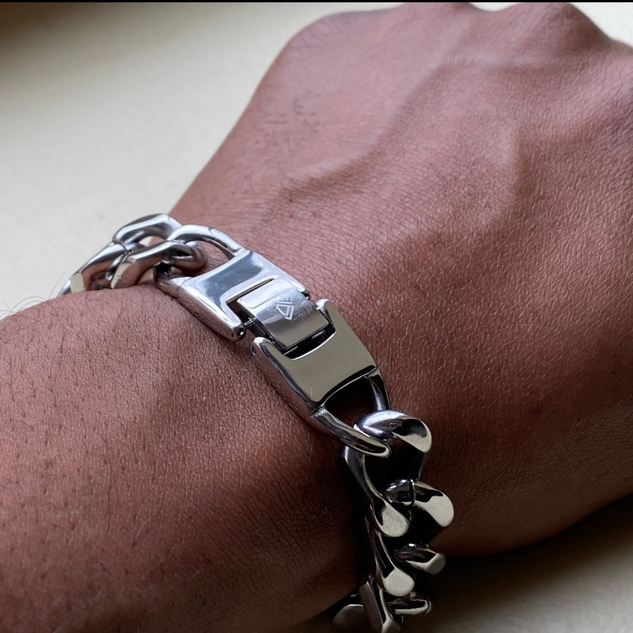 KLASSIC CURB LINK BRACELET