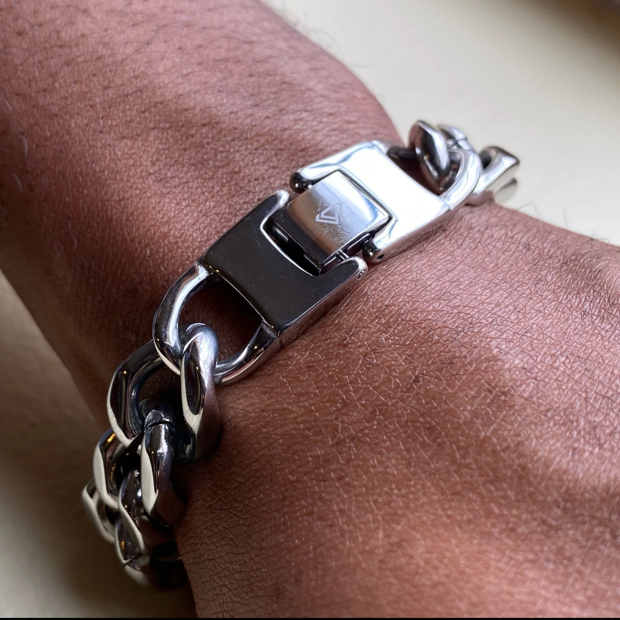 KLASSIC CURB LINK BRACELET