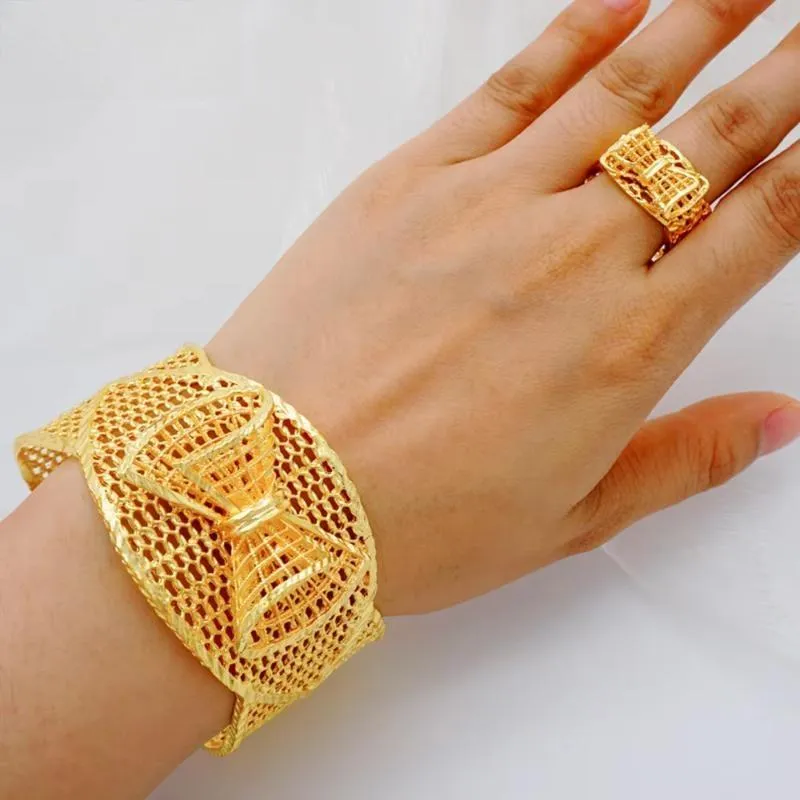 Luxury Dubai Bangle With Ring For Women