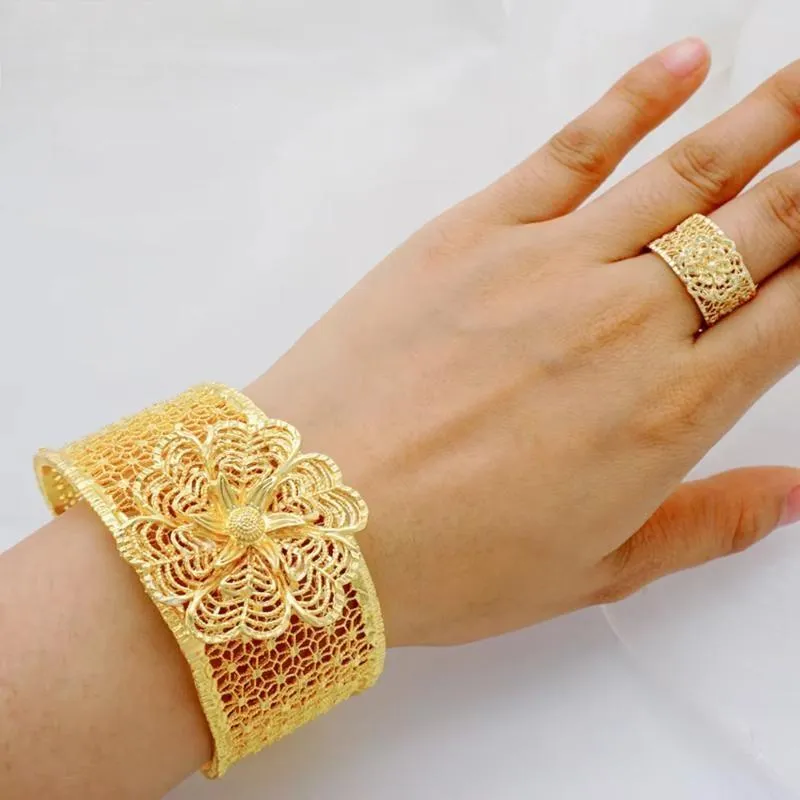 Luxury Dubai Bangle With Ring For Women