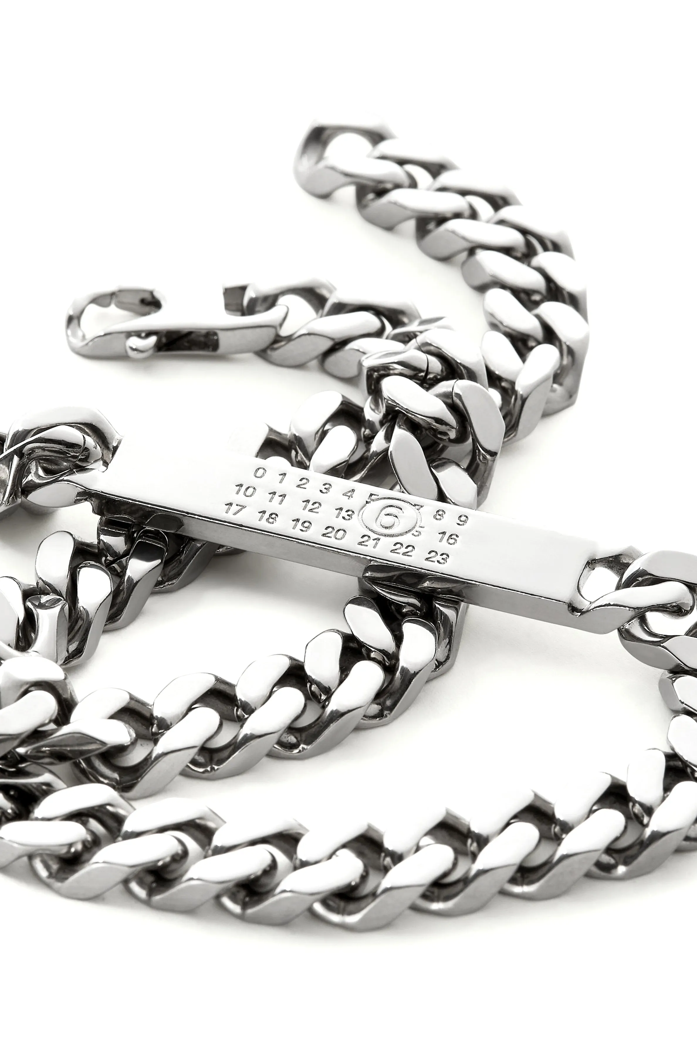 MINIMAL LOGO ID TAG CURB NECKLACE / SIL