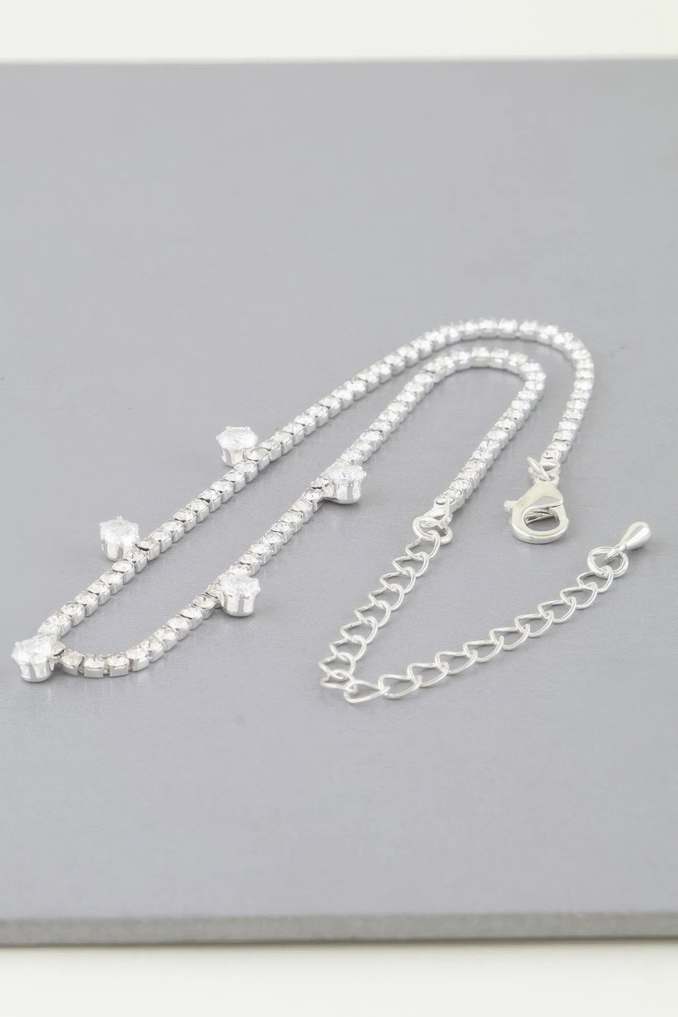 Minimal Rhinestone Choker Necklace