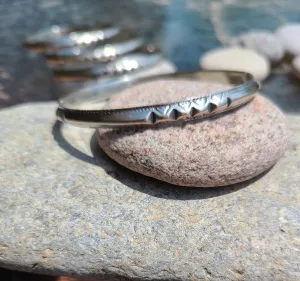 Moroccan bangle notched 2.25