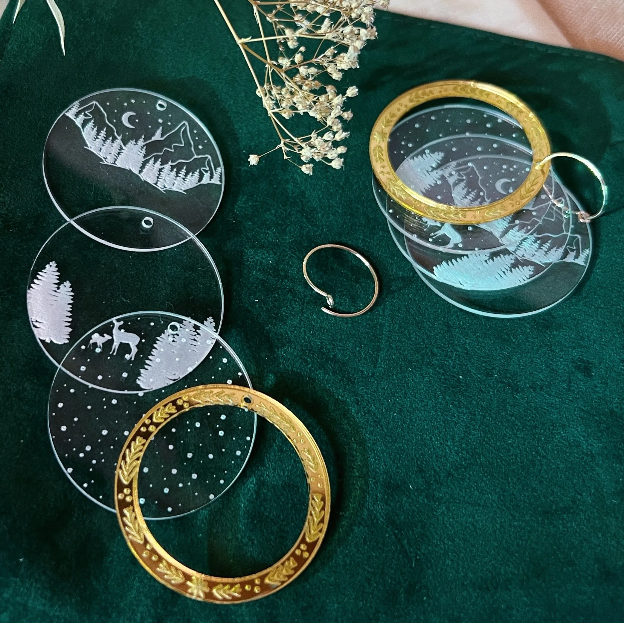 Multiplane Scenery Earrings | Winter Wonderland Edition