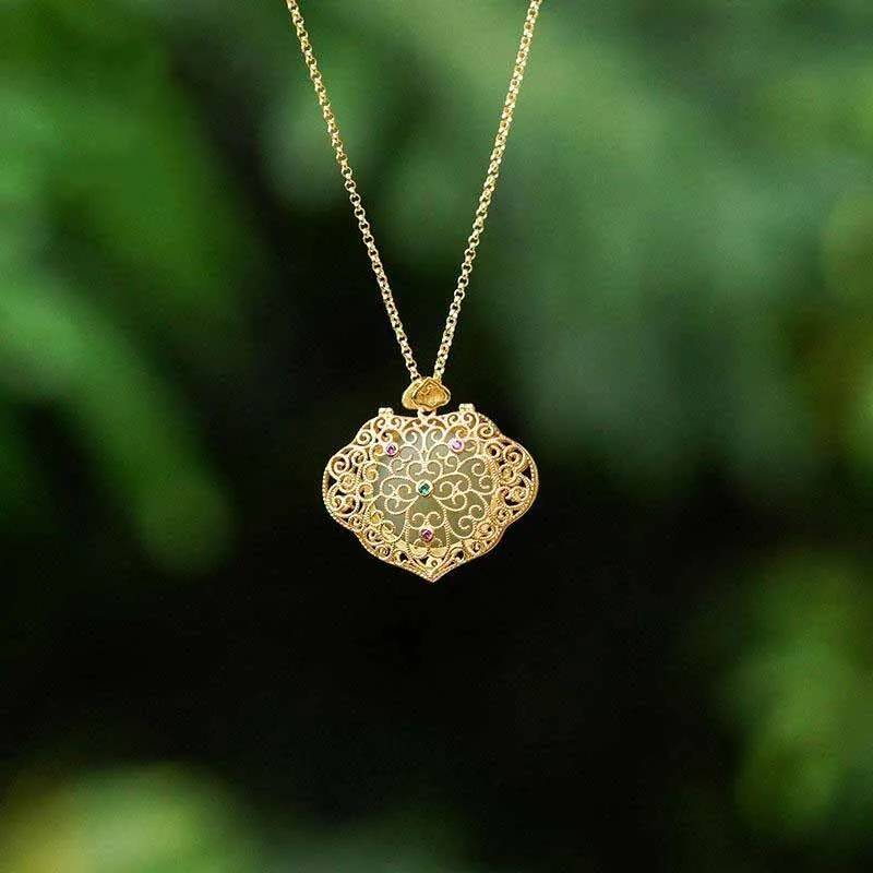 Natural Hetian jasper crystal double-sided pendant