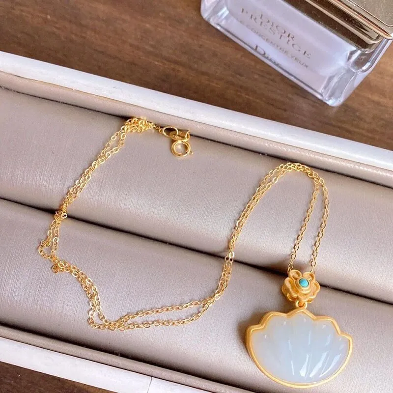 New silver inlaid natural Hetian jade shell shape pendant necklace