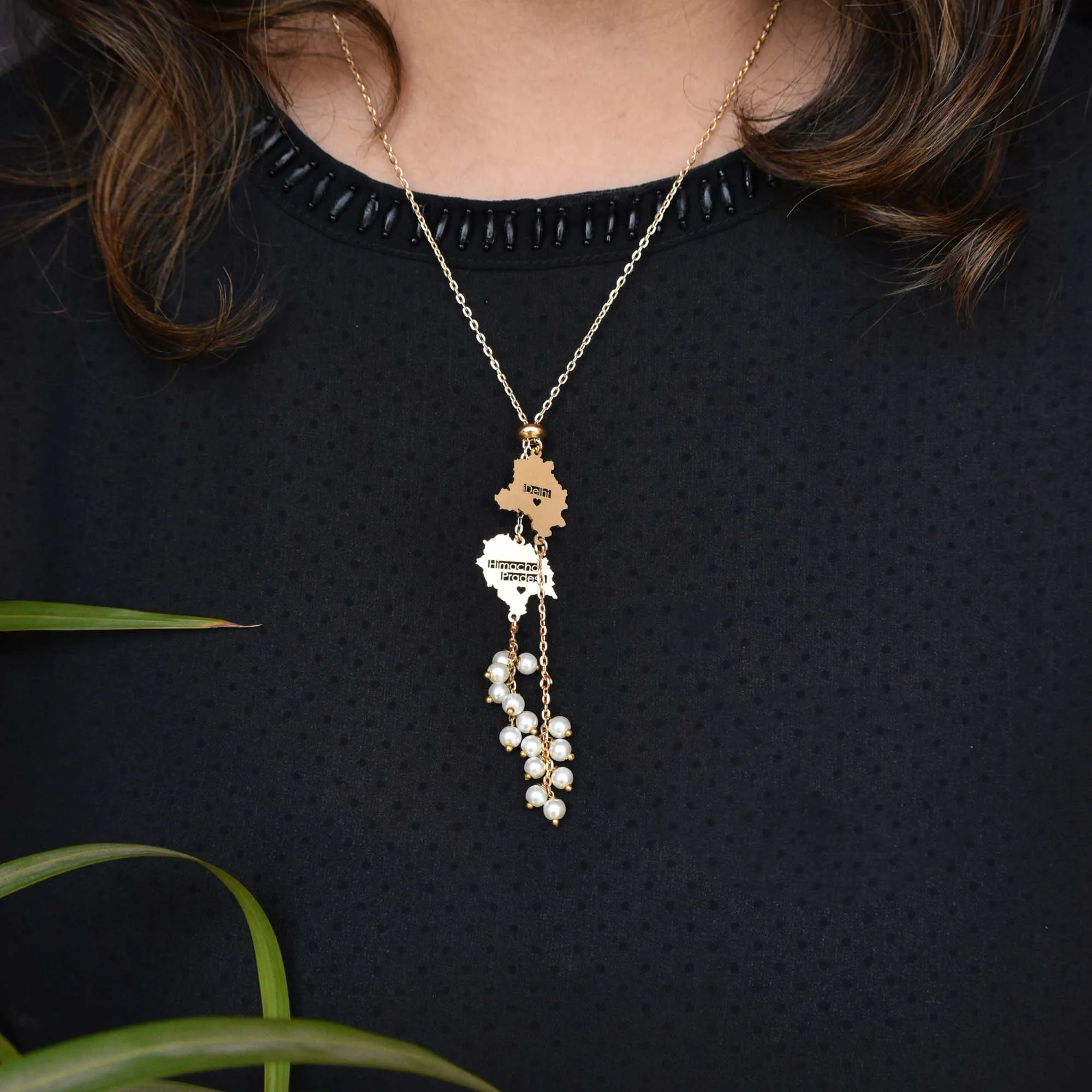 Pearly State Charm Necklace