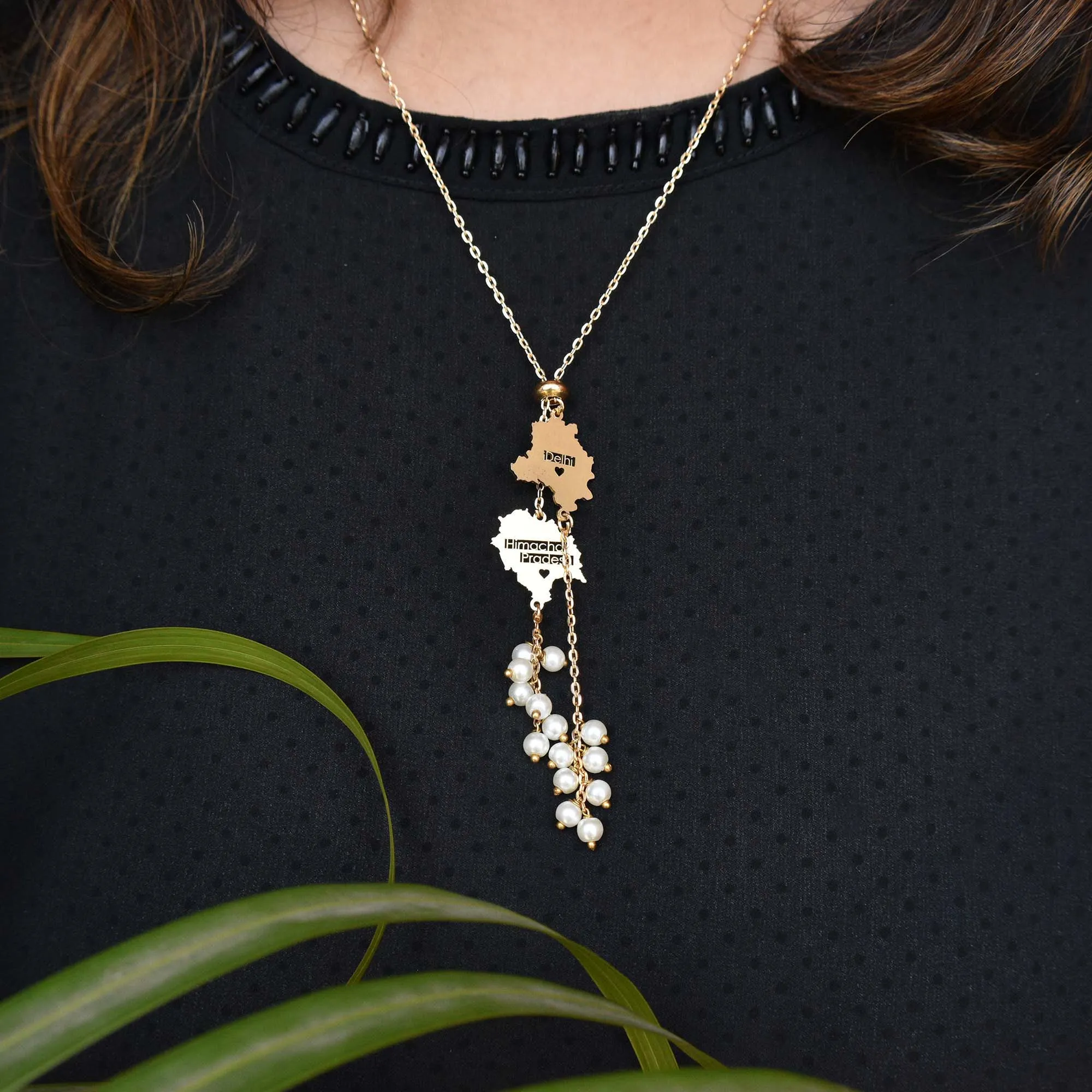 Pearly State Charm Necklace