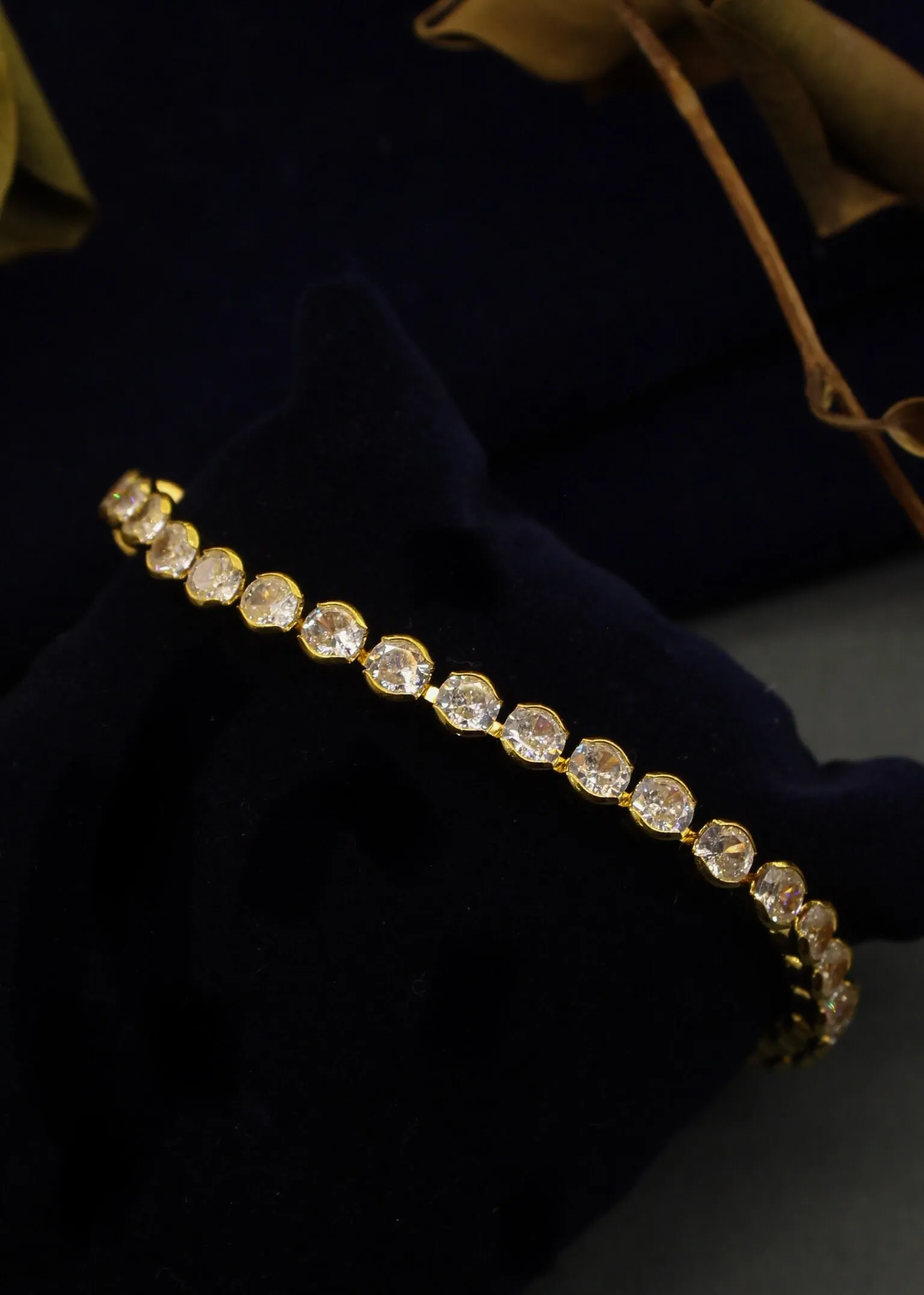 PRETTY BRACELET