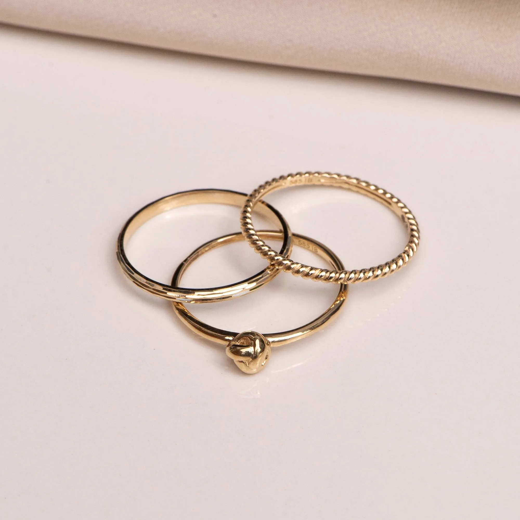 Rivoli Selene 14 karat gold ring