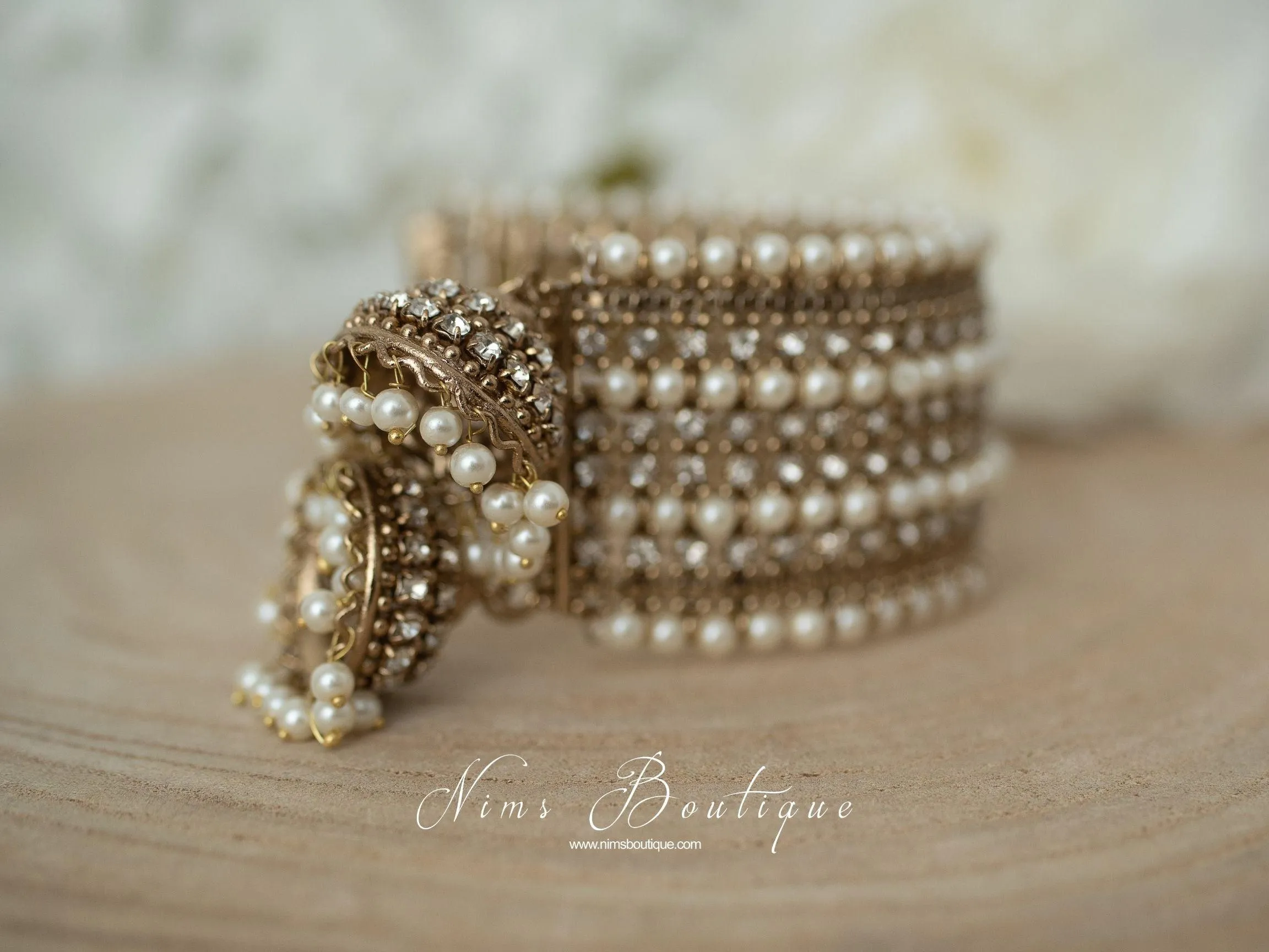 Royal Pearl Bracelet with hanging chumke