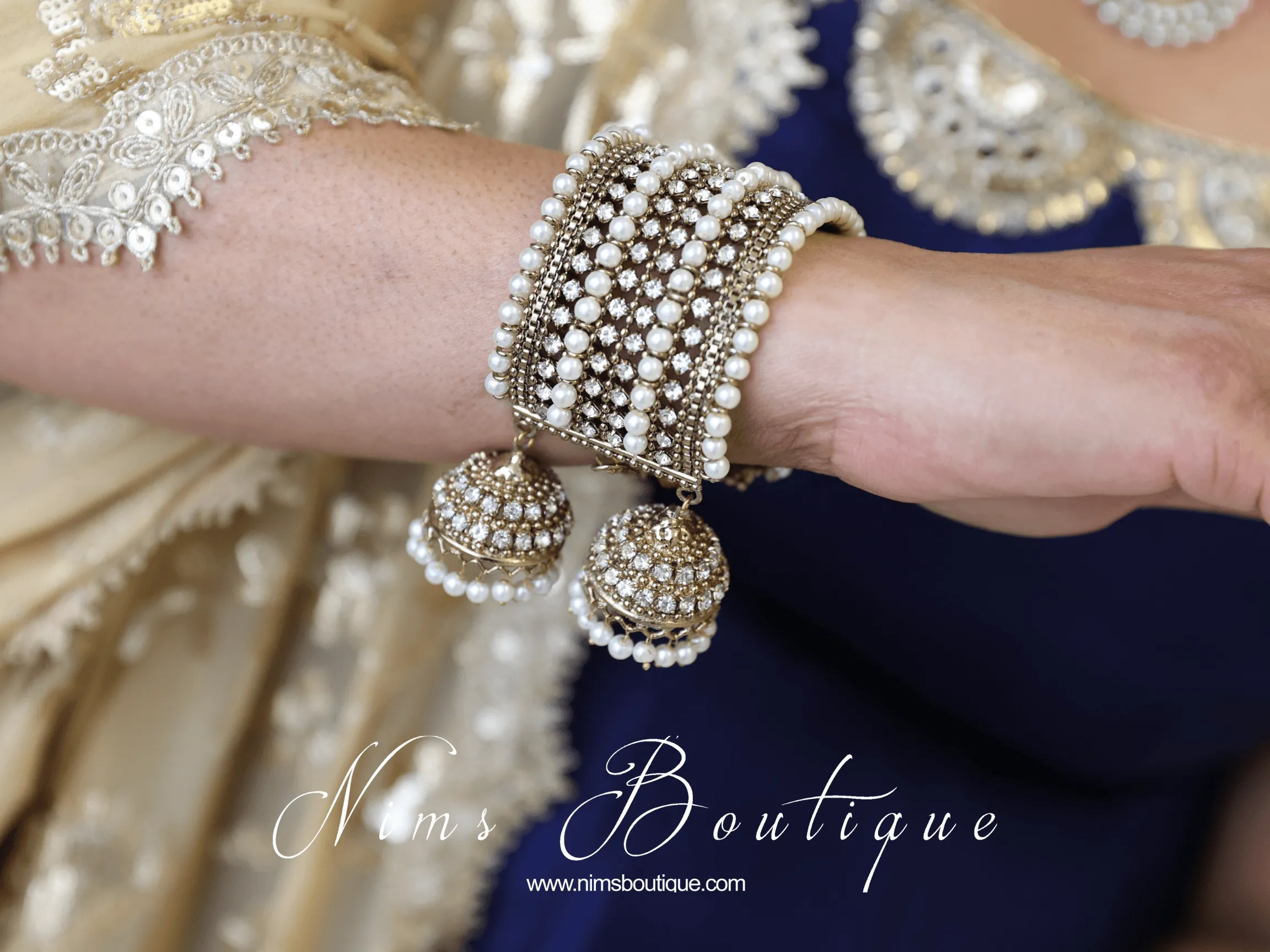 Royal Pearl Bracelet with hanging chumke