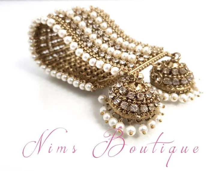 Royal Pearl Bracelet with hanging chumke