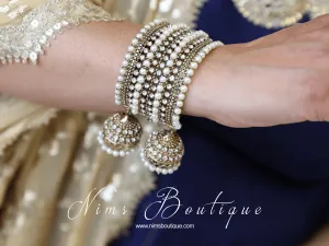 Royal Pearl Bracelet with hanging chumke