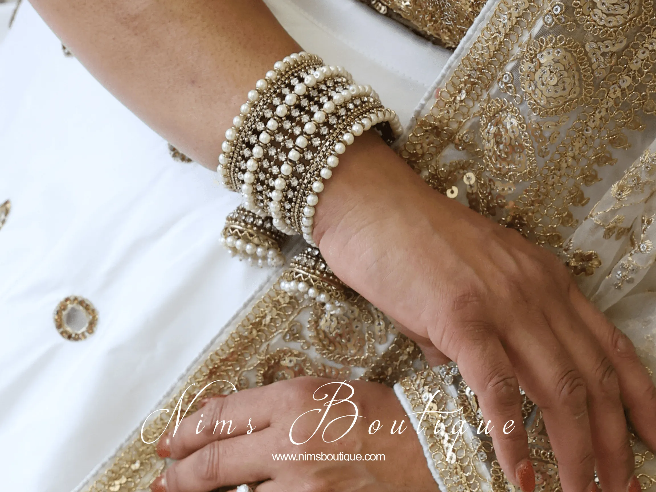 Royal Pearl Bracelet with hanging chumke
