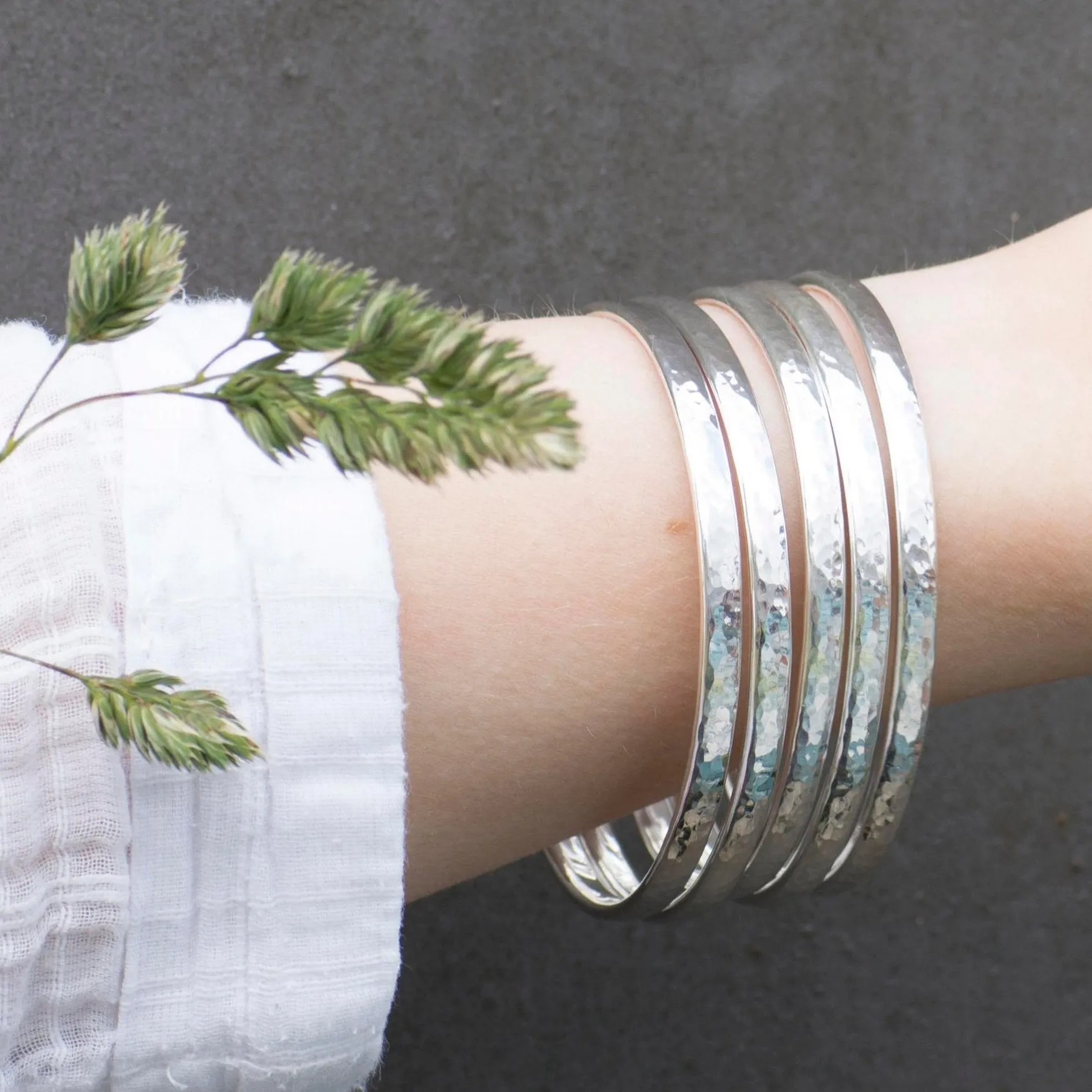 Single Simple Hammered Bangle