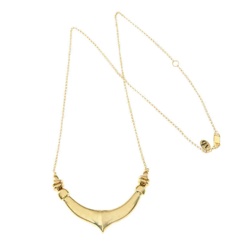 WILLOW CARVED BAR PENDANT NECKLACE