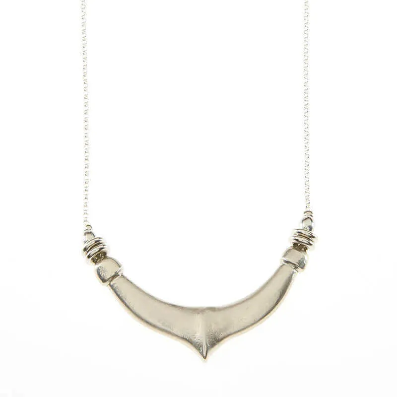 WILLOW CARVED BAR PENDANT NECKLACE